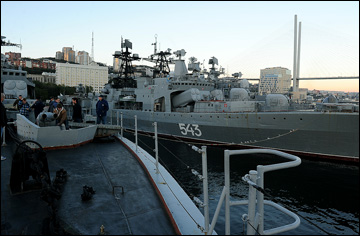 Журналисты на большом противолодочном корабле "Адмирал Трибуц" Журналисты на большом противолодочном корабле "Адмирал Трибуц"