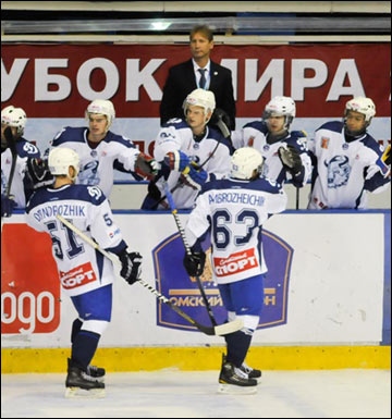 31 августа 2013 года. Омск. Кубок мира. Матч за 3-е место. "Динамо-Шинник" — "Дубьюк Файтинг Сэйнтс" — 1:4. Александр Белявский 31 августа 2013 года. Омск. Кубок мира. Матч за 3-е место. "Динамо-Шинник" — "Дубьюк Файтинг Сэйнтс" — 1:4. Александр Белявский