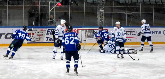 27 января 2012 года. Рязань. Регулярный чемпионат ВХЛ. ХК "Рязань" — "Динамо" (Балашиха) — 3:2 27 января 2012 года. Рязань. Регулярный чемпионат ВХЛ. ХК "Рязань" — "Динамо" (Балашиха) — 3:2