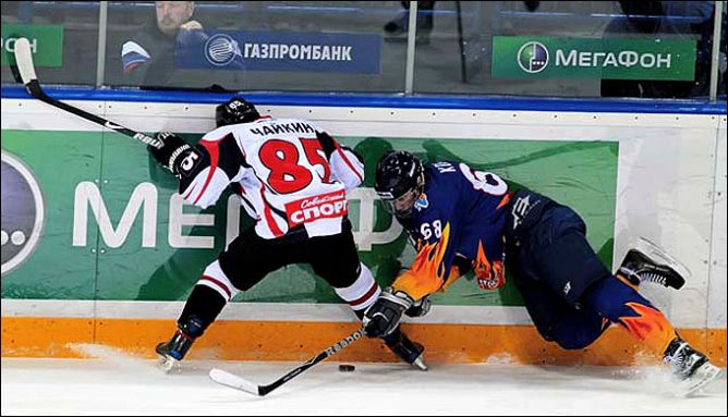 25 марта 2011 года. Магнитогорск. Плей-офф МХЛ. 1/4 финала. "Стальные Лисы" — "Авто" — 2:0. 25 марта 2011 года. Магнитогорск. Плей-офф МХЛ. 1/4 финала. "Стальные Лисы" — "Авто" — 2:0.