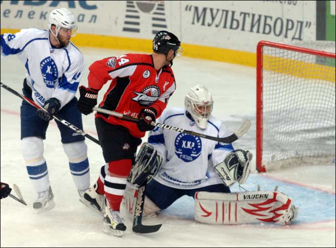 1 ноября 2011. Донецк. Регулярный чемпионат ВХЛ. "Донбасс" — "Рязань" — 6:2 1 ноября 2011. Донецк. Регулярный чемпионат ВХЛ. "Донбасс" — "Рязань" — 6:2