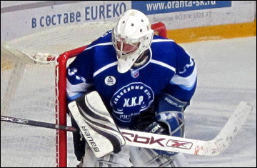 27 января 2012 года. Рязань. Регулярный чемпионат ВХЛ. ХК "Рязань" — "Динамо" (Балашиха) — 3:2. Дмитрий Яковлев 27 января 2012 года. Рязань. Регулярный чемпионат ВХЛ. ХК "Рязань" — "Динамо" (Балашиха) — 3:2. Дмитрий Яковлев