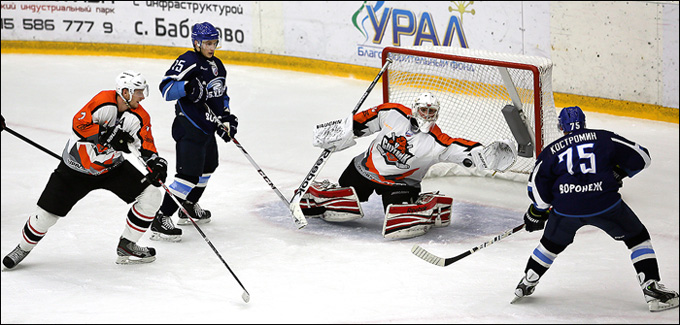 25 октября 2013 года. Воронеж. Регулярный чемпионат ВХЛ. "Буран" — "Спутник" — 4:2 25 октября 2013 года. Воронеж. Регулярный чемпионат ВХЛ. "Буран" — "Спутник" — 4:2