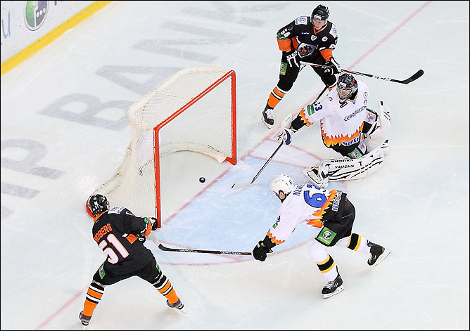 2 ноября 2011 года. Попрад. Регулярный чемпионат КХЛ. "Лев" — "Северсталь" — 5:0 2 ноября 2011 года. Попрад. Регулярный чемпионат КХЛ. "Лев" — "Северсталь" — 5:0