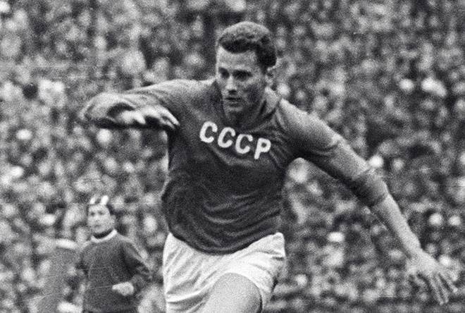 ЧМ-1962. СССР — Югославия — 2:0. С мячом Виктор Понедельник ЧМ-1962. СССР — Югославия — 2:0. С мячом Виктор Понедельник