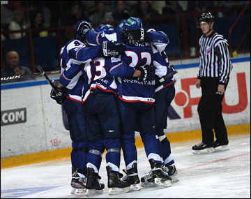 19 сентября 2012 года. Орск. Регулярный чемпионат ВХЛ. "Южный Урал" — "Ижсталь" — 5:0 19 сентября 2012 года. Орск. Регулярный чемпионат ВХЛ. "Южный Урал" — "Ижсталь" — 5:0
