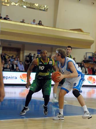 "Азовмаш" повёл в серии — 2:1 "Азовмаш" повёл в серии — 2:1