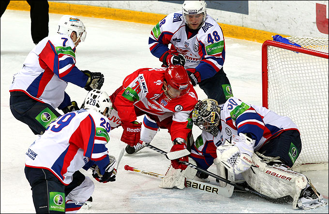 25 декабря 2011 года. Сокольники. Регулярный чемпионат КХЛ. "Спартак" — "Металлург" (Магнитогорск) – 1:2 25 декабря 2011 года. Сокольники. Регулярный чемпионат КХЛ. "Спартак" — "Металлург" (Магнитогорск) – 1:2