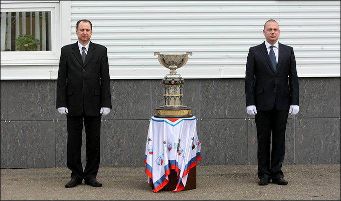 22 апреля 2012 года. Нефтекамск. Плей-офф чемпионата ВХЛ. Финал. "Торос" — "Рубин" — 0:2 22 апреля 2012 года. Нефтекамск. Плей-офф чемпионата ВХЛ. Финал. "Торос" — "Рубин" — 0:2
