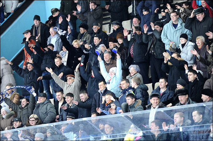 28 декабря 2011 года. Орск. Регулярный чемпионат ВХЛ. "Южный Урал" — "Лада" — 3:2 28 декабря 2011 года. Орск. Регулярный чемпионат ВХЛ. "Южный Урал" — "Лада" — 3:2