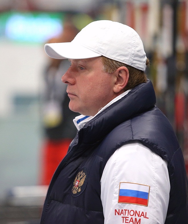 Алексей Жамнов задумчив Алексей Жамнов задумчив
