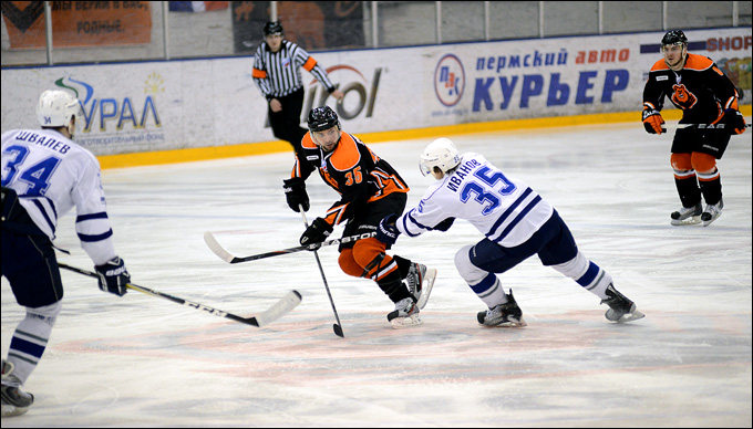 25 января 2013 года. Пермь. Регулярный чемпионат ВХЛ. "Молот-Прикамье" — "Динамо" — 1:3 25 января 2013 года. Пермь. Регулярный чемпионат ВХЛ. "Молот-Прикамье" — "Динамо" — 1:3