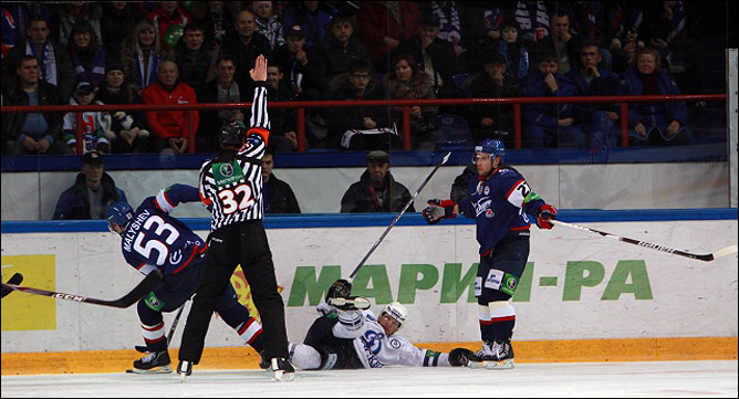 5 ноября 2011 года. Новосибирск. Регулярный чемпионат КХЛ. "Сибирь" — "Динамо" (Москва) – 1:2 5 ноября 2011 года. Новосибирск. Регулярный чемпионат КХЛ. "Сибирь" — "Динамо" (Москва) – 1:2