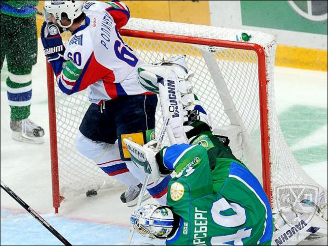 1 апреля 2011 года. Уфа. Плей-офф КХЛ. 1/2 финала. "Салават Юлаев" — "Металлург" Мг — 3:4. 1 апреля 2011 года. Уфа. Плей-офф КХЛ. 1/2 финала. "Салават Юлаев" — "Металлург" Мг — 3:4.