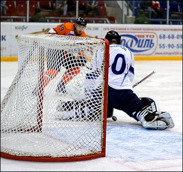 17 сентября 2012 года. Ангарск. Регулярный чемпионат ВХЛ. "Ермак" — ХК "Рязань" — 4:3 17 сентября 2012 года. Ангарск. Регулярный чемпионат ВХЛ. "Ермак" — ХК "Рязань" — 4:3