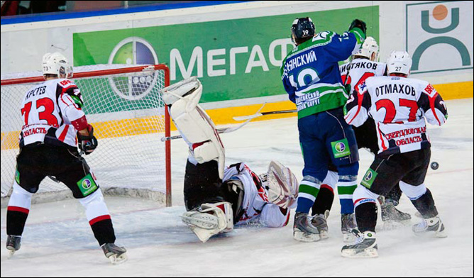 25.11.2010. КХЛ. Югра - Автомобилист - 3:1. Фото 01. 25.11.2010. КХЛ. Югра - Автомобилист - 3:1. Фото 01.