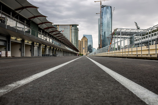 Пит-лейн и пит-билдинг Baku City Circuit Пит-лейн и пит-билдинг Baku City Circuit