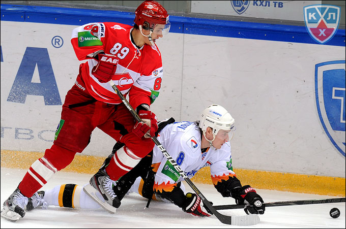 5 октября 2012 года. Сокольники. Регулярный чемпионат КХЛ. "Спартак" — "Северсталь" — 3:2 ОТ 5 октября 2012 года. Сокольники. Регулярный чемпионат КХЛ. "Спартак" — "Северсталь" — 3:2 ОТ