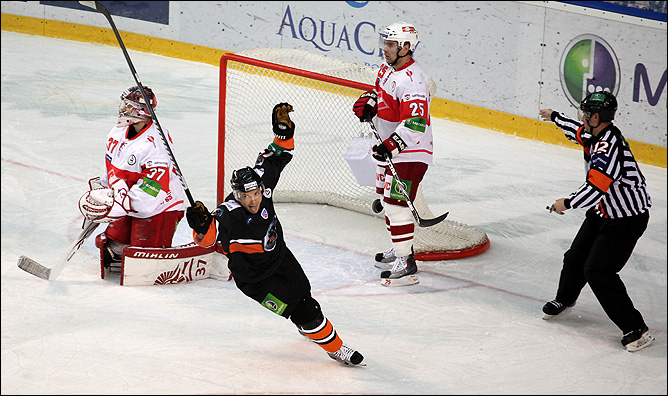 6 ноября 2011 года. Попрад. Регулярный чемпионат КХЛ. "Лев" — "Спартак" — 2:3 6 ноября 2011 года. Попрад. Регулярный чемпионат КХЛ. "Лев" — "Спартак" — 2:3