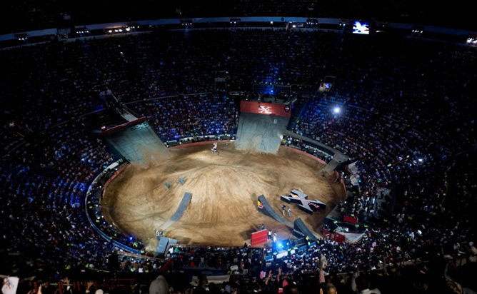RED BULL X-FIGHTERS RED BULL X-FIGHTERS