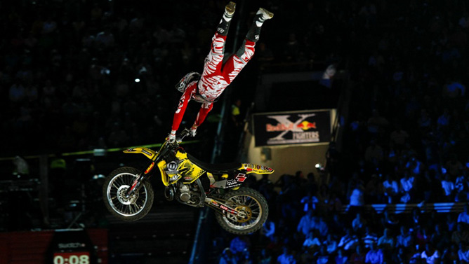 RED BULL X-FIGHTERS RED BULL X-FIGHTERS