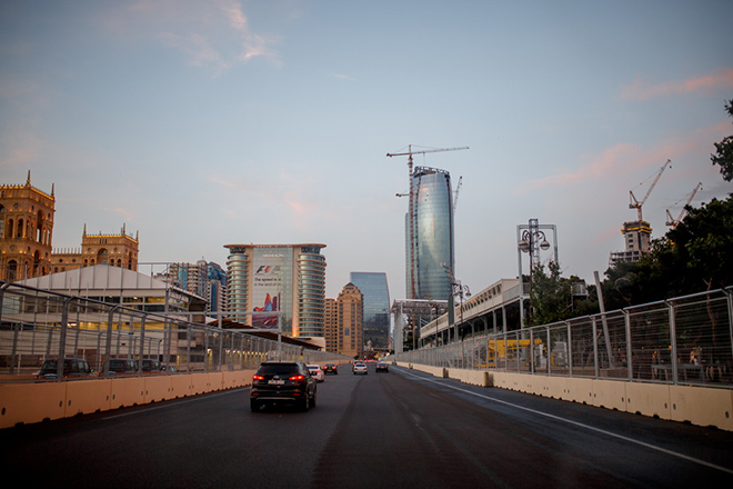 Сверхдлинная главная прямая Baku City Circuit Сверхдлинная главная прямая Baku City Circuit