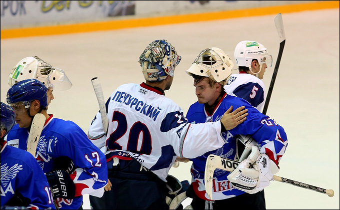 25 ноября 2012 года. Волжск. Регулярный чемпионат ВХЛ. "Ариада-Акпарс" — "Южный Урал" — 2:0 25 ноября 2012 года. Волжск. Регулярный чемпионат ВХЛ. "Ариада-Акпарс" — "Южный Урал" — 2:0