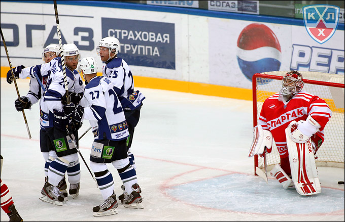 17 августа 2012 года. Нижний Новгород. Кубок губернатора Нижегородской области. "Динамо" М — "Спартак" — 2:4 17 августа 2012 года. Нижний Новгород. Кубок губернатора Нижегородской области. "Динамо" М — "Спартак" — 2:4