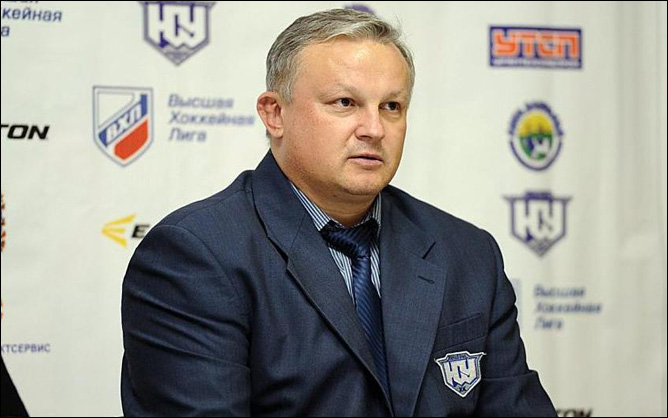 Евгений Зиновьев, главный тренер "Южного Урала" Евгений Зиновьев, главный тренер "Южного Урала"