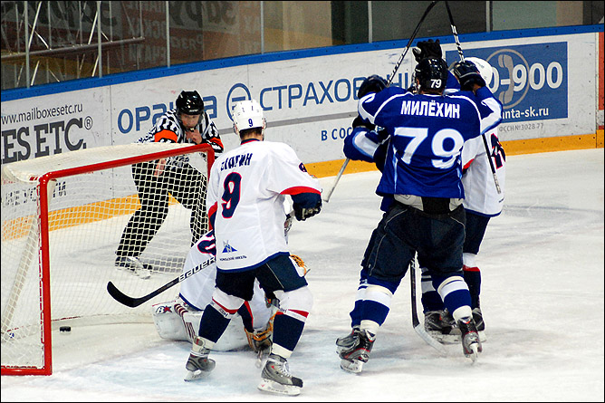 8 ноября 2011 года. Рязань. Регулярный чемпионат ВХЛ. ХК "Рязань" — "Сокол" — 3:4 8 ноября 2011 года. Рязань. Регулярный чемпионат ВХЛ. ХК "Рязань" — "Сокол" — 3:4