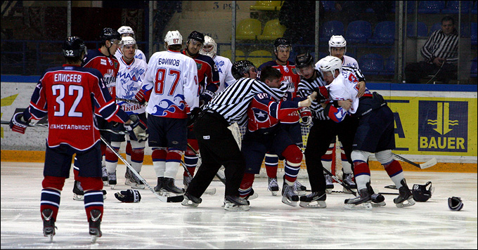 3 декабря 2012 года. Курган. Регулярный чемпионат ВХЛ. "Зауралье" — "Ариада-Акпарс" — 0:2 3 декабря 2012 года. Курган. Регулярный чемпионат ВХЛ. "Зауралье" — "Ариада-Акпарс" — 0:2