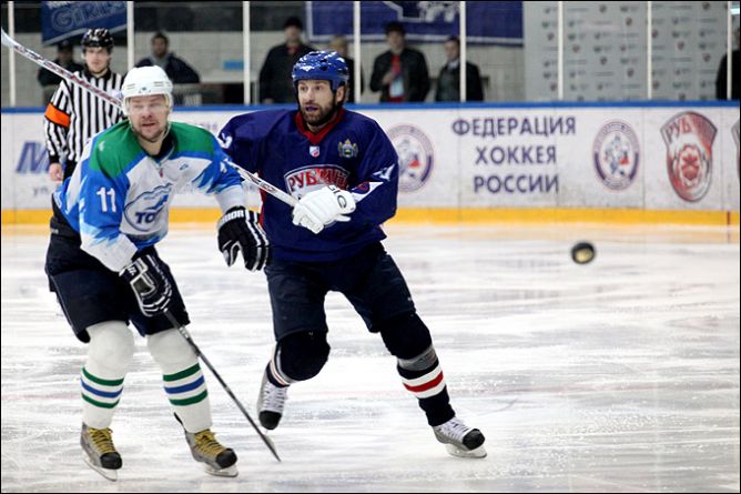 7 апреля 2011 года. Тюмень. Плей-офф ВХЛ. 1/2 финала. "Рубин" — "Торос" — 3:1. 7 апреля 2011 года. Тюмень. Плей-офф ВХЛ. 1/2 финала. "Рубин" — "Торос" — 3:1.