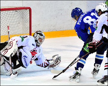 15 февраля 2012 года. Астана. Регулярный чемпионат КХЛ. "Барыс" — "Авангард" — 2:5 15 февраля 2012 года. Астана. Регулярный чемпионат КХЛ. "Барыс" — "Авангард" — 2:5