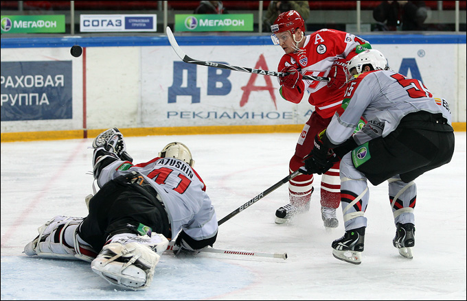 18 января 2012 года. Сокольники. Регулярный чемпионат КХЛ. "Спартак" — "Металлург" (Новокузнецк) — 3:1 18 января 2012 года. Сокольники. Регулярный чемпионат КХЛ. "Спартак" — "Металлург" (Новокузнецк) — 3:1