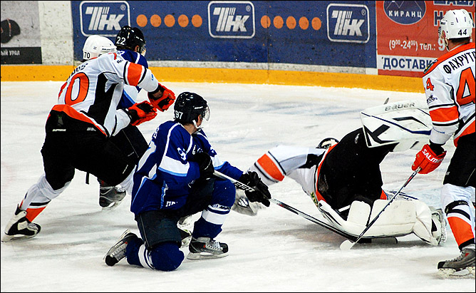 10 ноября 2011 года. Рязань. Регулярный чемпионат ВХЛ. ХК "Рязань" — "Ермак" — 4:6 10 ноября 2011 года. Рязань. Регулярный чемпионат ВХЛ. ХК "Рязань" — "Ермак" — 4:6