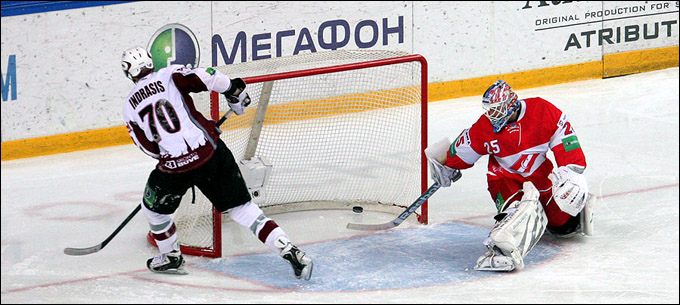 10 января 2013 года. Сокольники. Регулярный чемпионат КХЛ. "Спартак" — "Динамо" Р — 1:4 10 января 2013 года. Сокольники. Регулярный чемпионат КХЛ. "Спартак" — "Динамо" Р — 1:4