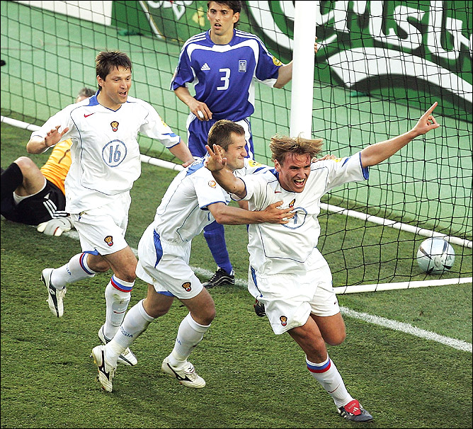 20 июня 2004 года. Матч группы А финального турнира 12-го чемпионата Европы. Греция — Россия — 1:2 20 июня 2004 года. Матч группы А финального турнира 12-го чемпионата Европы. Греция — Россия — 1:2