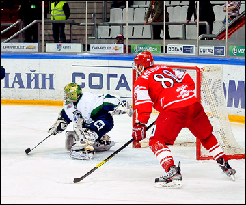 14 апреля 2013 года. Сокольники. Плей-офф МХЛ. 1/2 финала. Матч № 5. МХК "Спартак" — "Мамонты Югры" — 2:1 (ОТ) 14 апреля 2013 года. Сокольники. Плей-офф МХЛ. 1/2 финала. Матч № 5. МХК "Спартак" — "Мамонты Югры" — 2:1 (ОТ)
