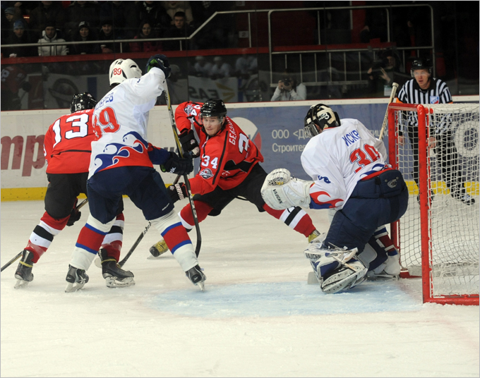 21 января 2012 года. Донецк. Регулярный чемпионат ВХЛ. "Донбасс" — "Ариада-Акпарс" — 3:5 21 января 2012 года. Донецк. Регулярный чемпионат ВХЛ. "Донбасс" — "Ариада-Акпарс" — 3:5