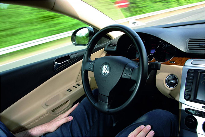 Автопилот будущего от Volkswagen был представлен в 2013 году Автопилот будущего от Volkswagen был представлен в 2013 году