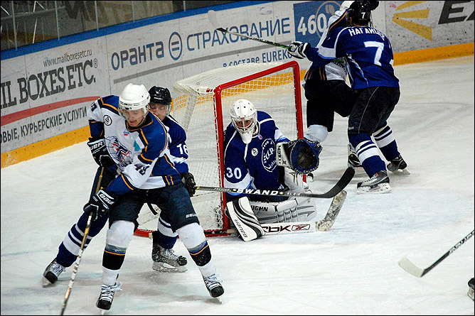 13 ноября 2011 года. Рязань. Регулярный чемпионат ВХЛ. ХК "Рязань" — "Казцинк-Торпедо" — 3:4 13 ноября 2011 года. Рязань. Регулярный чемпионат ВХЛ. ХК "Рязань" — "Казцинк-Торпедо" — 3:4