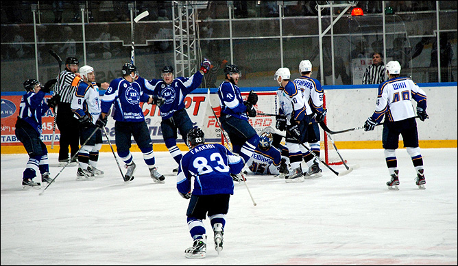13 ноября 2011 года. Рязань. Регулярный чемпионат ВХЛ. ХК "Рязань" — "Казцинк-Торпедо" — 3:4 13 ноября 2011 года. Рязань. Регулярный чемпионат ВХЛ. ХК "Рязань" — "Казцинк-Торпедо" — 3:4