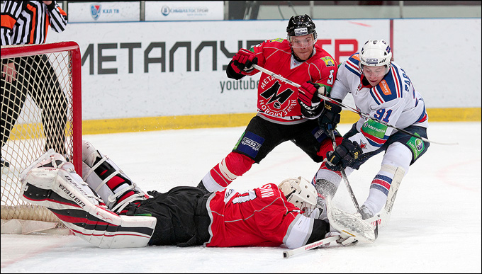 19 декабря 2012 года. Новокузнецк. Регулярный чемпионат КХЛ. "Металлург" Нк — СКА — 1:4 19 декабря 2012 года. Новокузнецк. Регулярный чемпионат КХЛ. "Металлург" Нк — СКА — 1:4