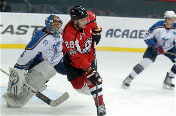 14 ноября 2011 года. Донецк. Регулярный чемпионат ВХЛ. "Донбасс" — "Казцинк-Торпедо" — 8:3 14 ноября 2011 года. Донецк. Регулярный чемпионат ВХЛ. "Донбасс" — "Казцинк-Торпедо" — 8:3