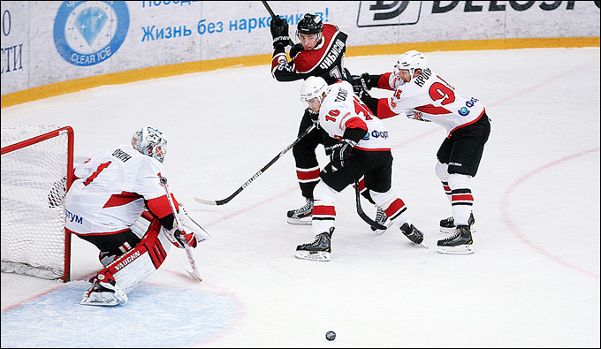 6 декабря 2013 года. Тюмень. Регулярный чемпионат ВХЛ. "Рубин" — "Челмет" — 4:2 6 декабря 2013 года. Тюмень. Регулярный чемпионат ВХЛ. "Рубин" — "Челмет" — 4:2