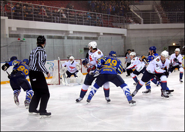 14 декабря 2013 года. Пенза. Регулярный чемпионат ВХЛ. "Дизель" — "Сокол" — 2:3 (ПБ) 14 декабря 2013 года. Пенза. Регулярный чемпионат ВХЛ. "Дизель" — "Сокол" — 2:3 (ПБ)