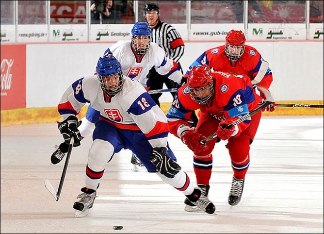 14 апреля 2011 года. Криммитшау. Чемпионат мира среди юниоров. Россия — Словакия — 8:2. 14 апреля 2011 года. Криммитшау. Чемпионат мира среди юниоров. Россия — Словакия — 8:2.