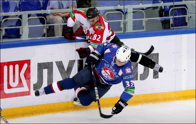 17 августа 2011 года. Нижний Новгород. Кубок губернатора Нижегородской области. "Торпедо" — "Металлург" Нк — 2:0 17 августа 2011 года. Нижний Новгород. Кубок губернатора Нижегородской области. "Торпедо" — "Металлург" Нк — 2:0