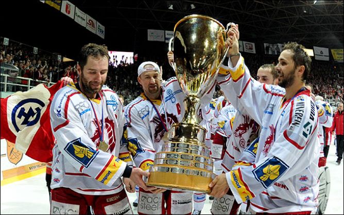 Чемпионы Чехии 2011 года – "Оцеларжи" (Тршинец) Чемпионы Чехии 2011 года – "Оцеларжи" (Тршинец)