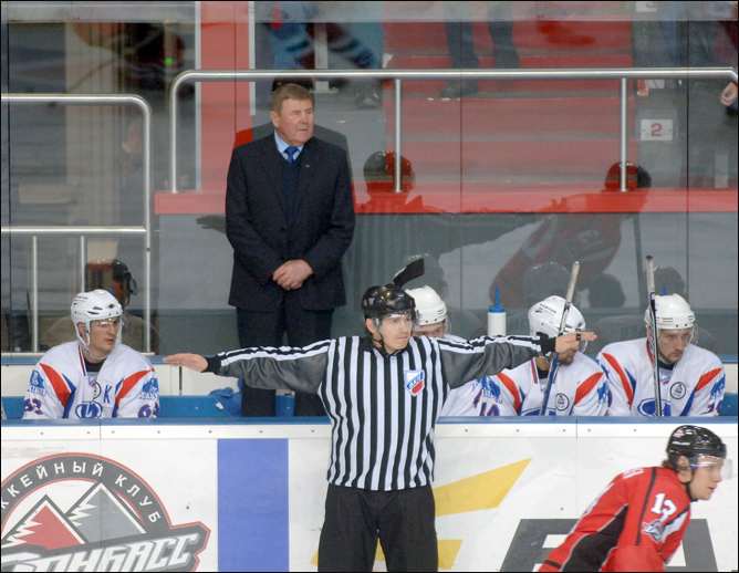 4 декабря 2011 года. Донецк. Регулярный чемпионат ВХЛ. ХК "Донбасс" — ХК "Лада" — 3:0 4 декабря 2011 года. Донецк. Регулярный чемпионат ВХЛ. ХК "Донбасс" — ХК "Лада" — 3:0